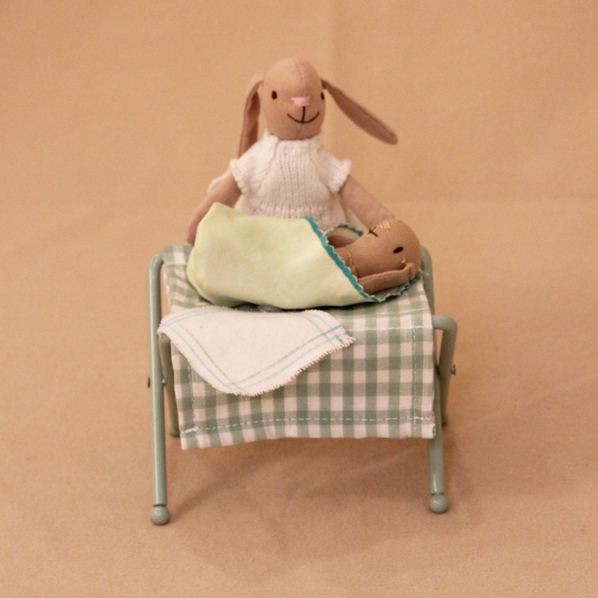 1/12 Miniature Changing Table  - огляд і ціна Tablet Accessories For Kids
